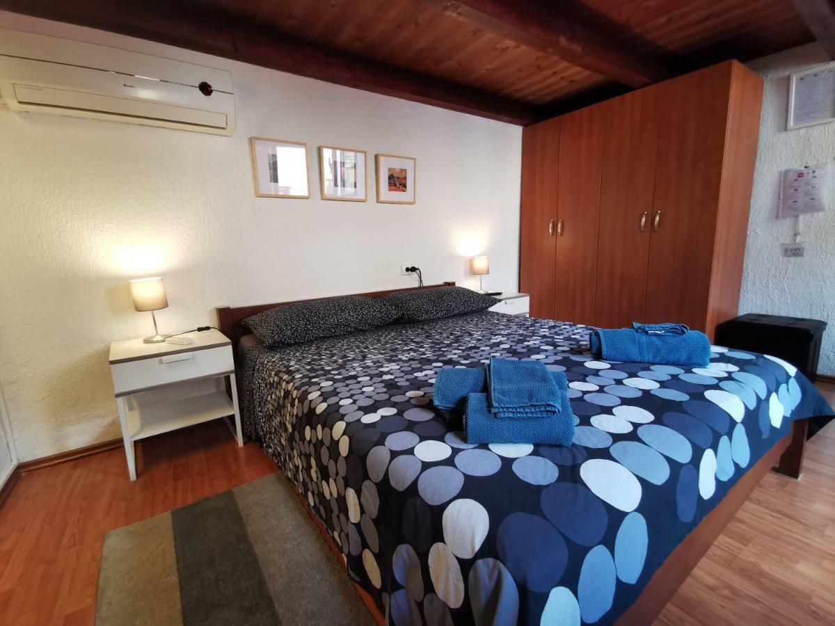 Studio Apartman Galerija Buzet Extérieur photo
