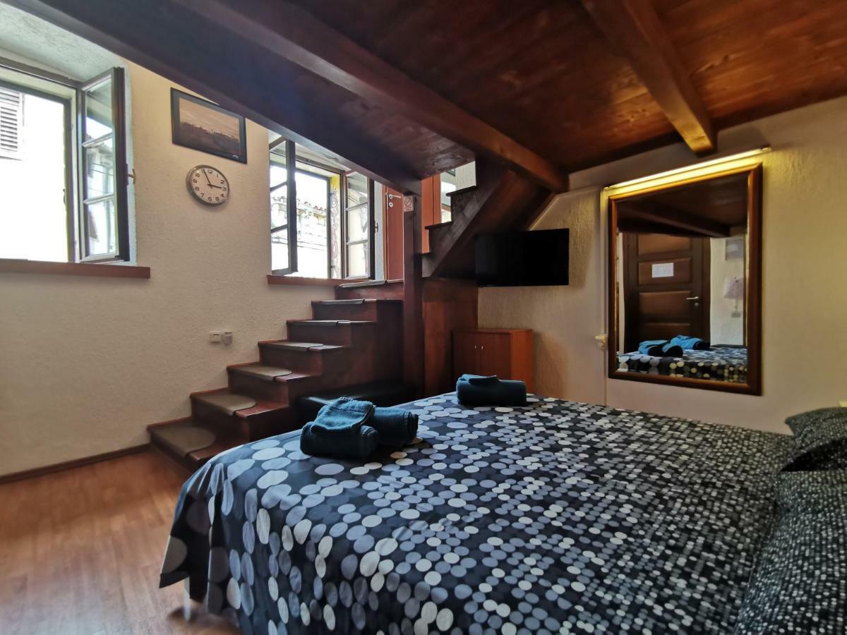 Studio Apartman Galerija Buzet Extérieur photo