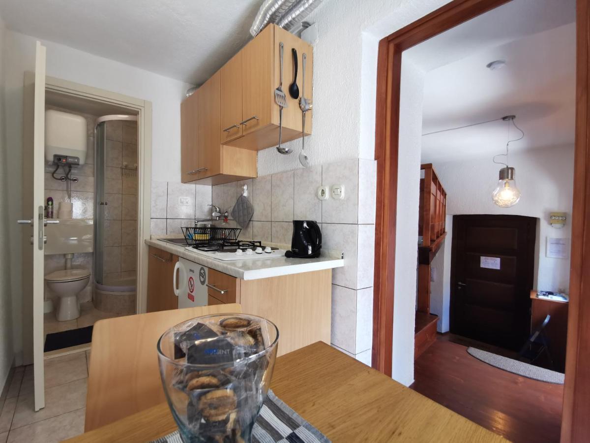 Studio Apartman Galerija Buzet Extérieur photo