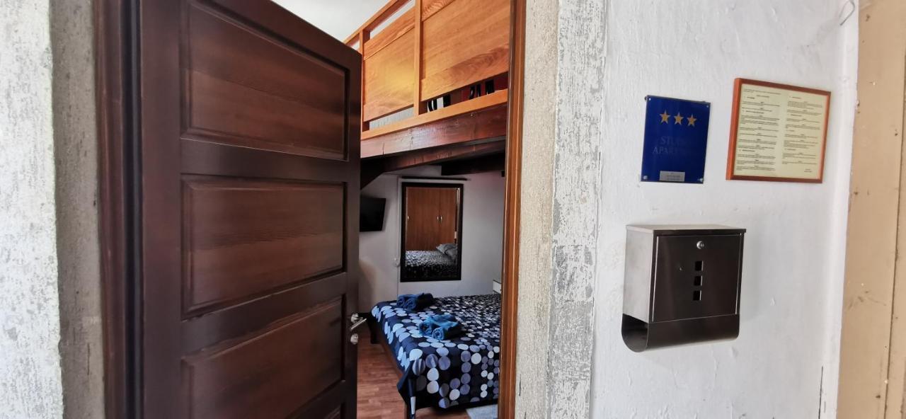 Studio Apartman Galerija Buzet Extérieur photo